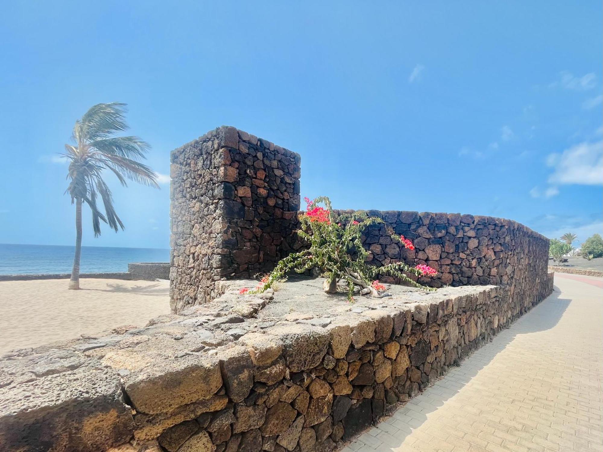 Trinity House En Playa Bastian Villa Costa Teguise Exterior photo